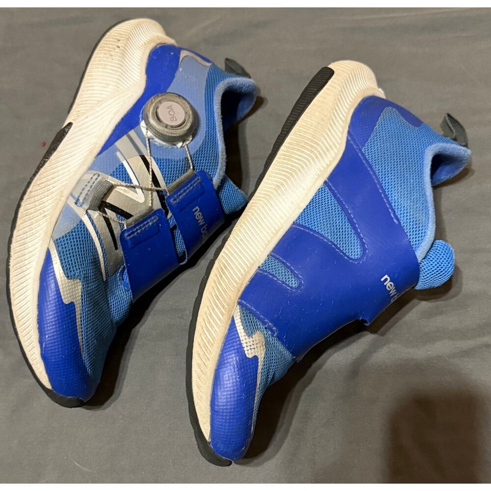 New Balance Unisex Kid DynaSoft Reveal V4 BOA Running Shoe Blue Metallic Size 3 - Picture 4 of 8